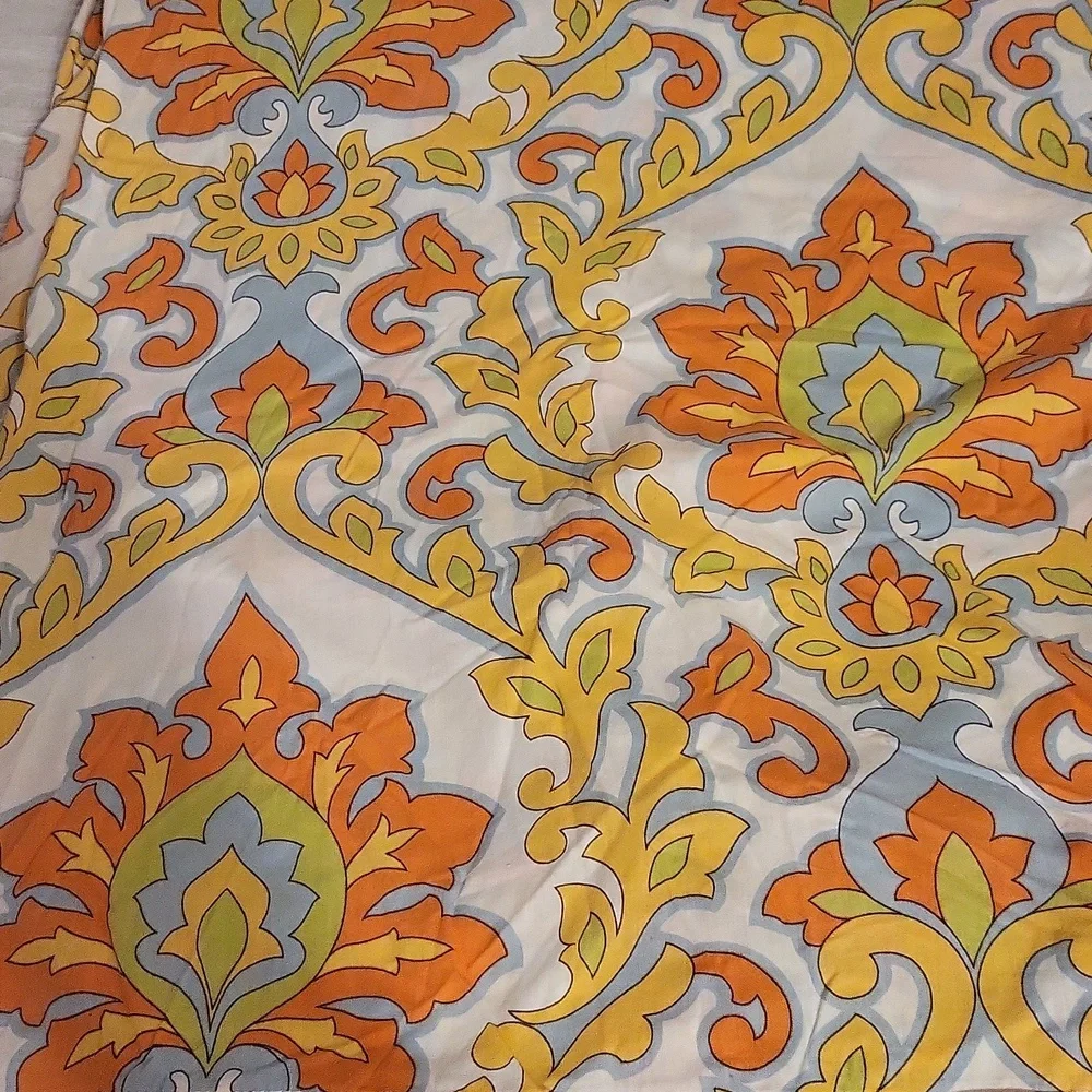 Duvet In Vibrant Floral Pattern Twin Size